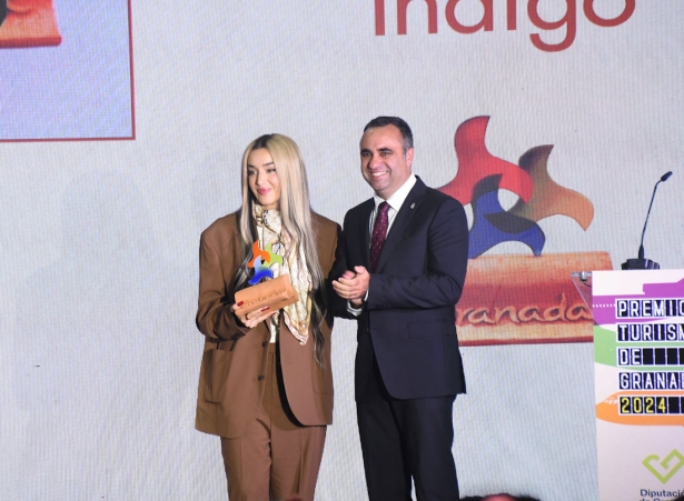 Entrega del galardón a Lola Índigo (DIPGRA) Entrega del galardón a Lola Índigo (DIPGRA)