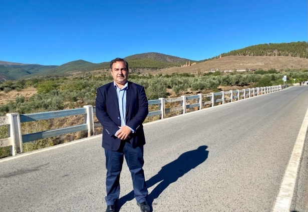 El alcalde de Cogollos de Guadix y diputado provincial Eduardo Martos, en imagen de archivo (PP) El alcalde de Cogollos de Guadix y diputado provincial Eduardo Martos, en imagen de archivo (PP)