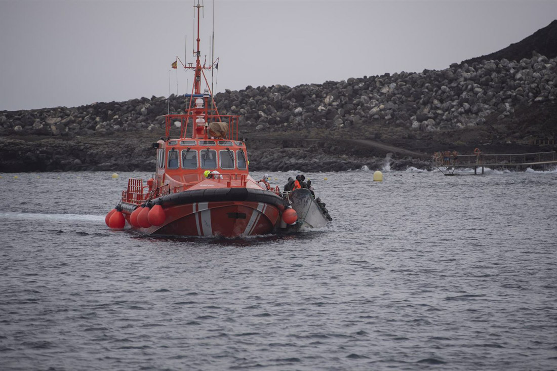 Un barco de Salvamento Marítimo en una operación de rescate, en imagen de archivo (ANTONIO SEMPERE - EUROPA PRESS)