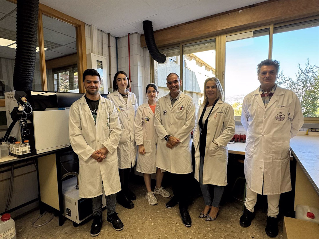 Autores del estudio `¿Influyen las técnicas de cocinado en la bioaccesibilidad del cobre en alimentos tras la digestión/fermentación in vitro en adultos y niños?` en la Universidad de Granada (UGR)
