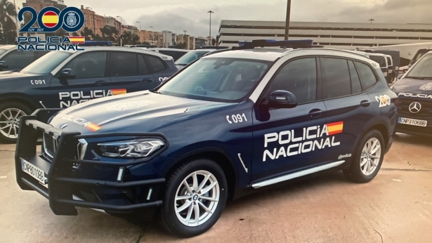 Vehículo de la Policía Nacional (POLICÍA NACIONAL) Vehículo de la Policía Nacional (POLICÍA NACIONAL)