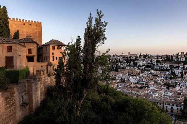 Imagen del amanecer desde la Alhambra. Archivo (JUNTA DE ANDALUCÍA)