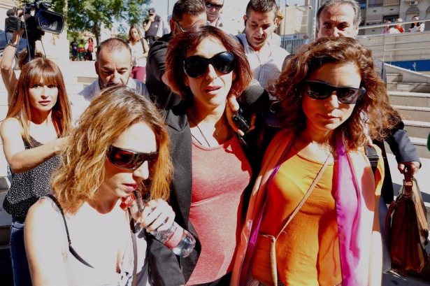 Juana Rivas, en 2017, a su salida de los juzgados de Granada (EUROPA PRESS) Juana Rivas, en 2017, a su salida de los juzgados de Granada (EUROPA PRESS)