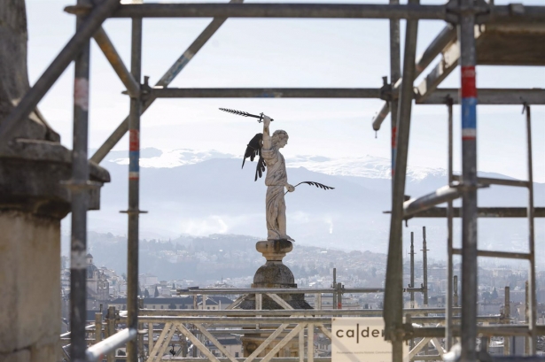 Andamios en la Catedral de Granada, en imagen de archivo (ÁLEX CÁMARA - EUROPA PRESS)