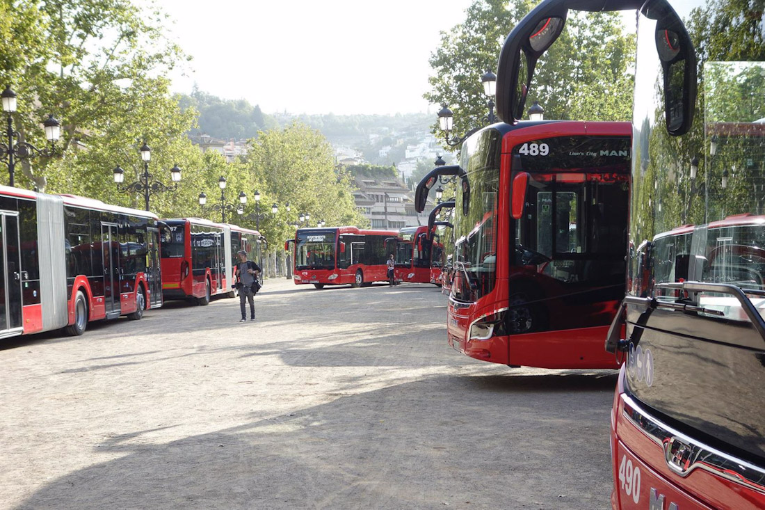 Autobuses urbanos híbridos en imagen de archivo (AYUNTAMIENTO)
