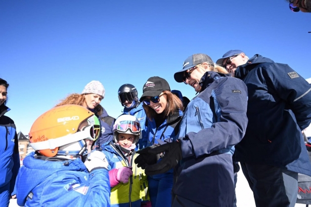 La consejera de Cultura y Deporte, Patricia del Pozo, y la consejera de Fomento, Articulación del Territorio y Vivienda, Rocío Díaz, en Sierra Nevada (JUNTA DE ANDALUCÍA) La consejera de Cultura y Deporte, Patricia del Pozo, y la consejera de Fomento, Articulación del Territorio y Vivienda, Rocío Díaz, en Sierra Nevada (JUNTA DE ANDALUCÍA)