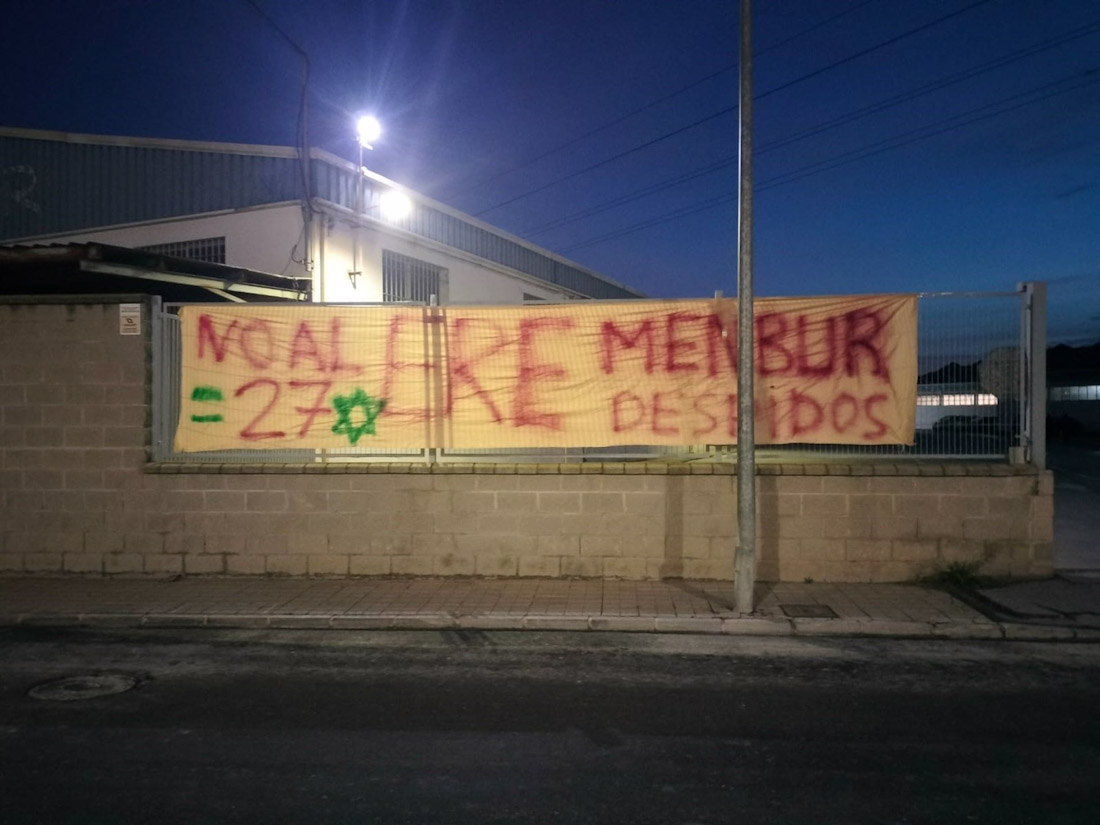 Pancarta en las instalaciones de Menbur en Granada (CCOO)