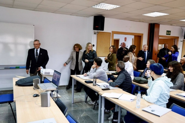 Visita de la alcaldesa de Granada, Marifrán Carazo, al Centro Municipal de Iniciativas Empresariales (PERFIL DE MARIFRÁN CARAZO EN LA RED SOCIAL `X`) Visita de la alcaldesa de Granada, Marifrán Carazo, al Centro Municipal de Iniciativas Empresariales (PERFIL DE MARIFRÁN CARAZO EN LA RED SOCIAL `X`)