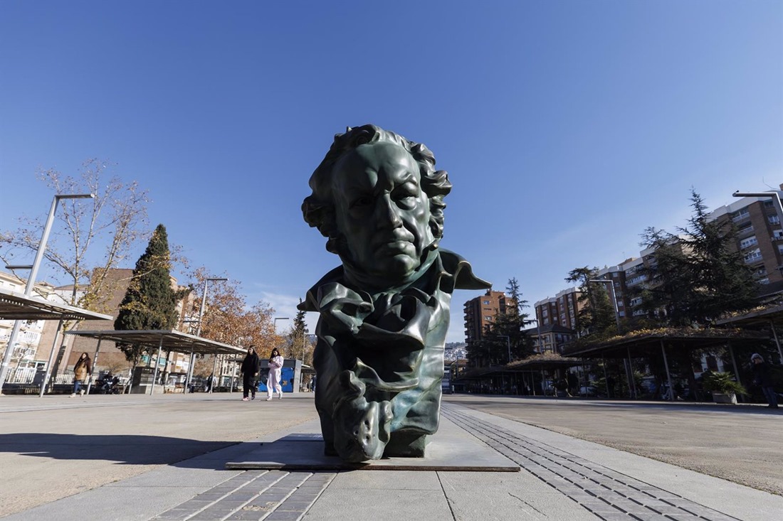 Una cabeza de los Goya en el Paseo del Violón, en el entorno del Palacio de Congresos (ÁLEX CÁMARA / EUROPA PRESS)