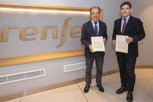 El director del Palacio de Congresos de Granada, Francisco Barranco, a la izquierda en la imagen con el director general adjunto a Presidencia, Estrategia y Relaciones Institucionales de Renfe, Sergio Bueno (RENFE) El director del Palacio de Congresos de Granada, Francisco Barranco, a la izquierda en la imagen con el director general adjunto a Presidencia, Estrategia y Relaciones Institucionales de Renfe, Sergio Bueno (RENFE)