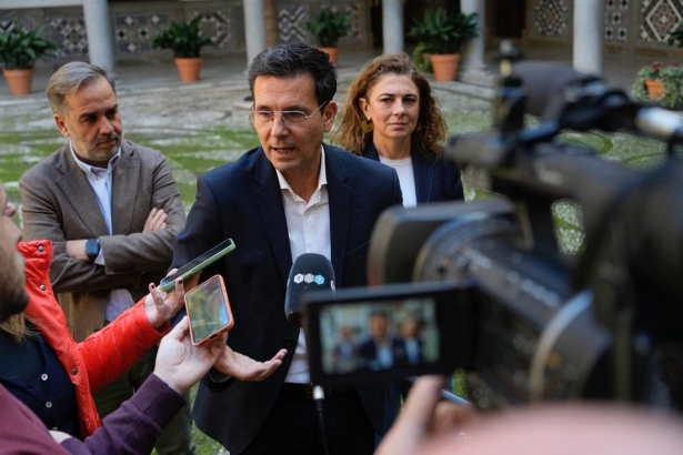 (PSOE)