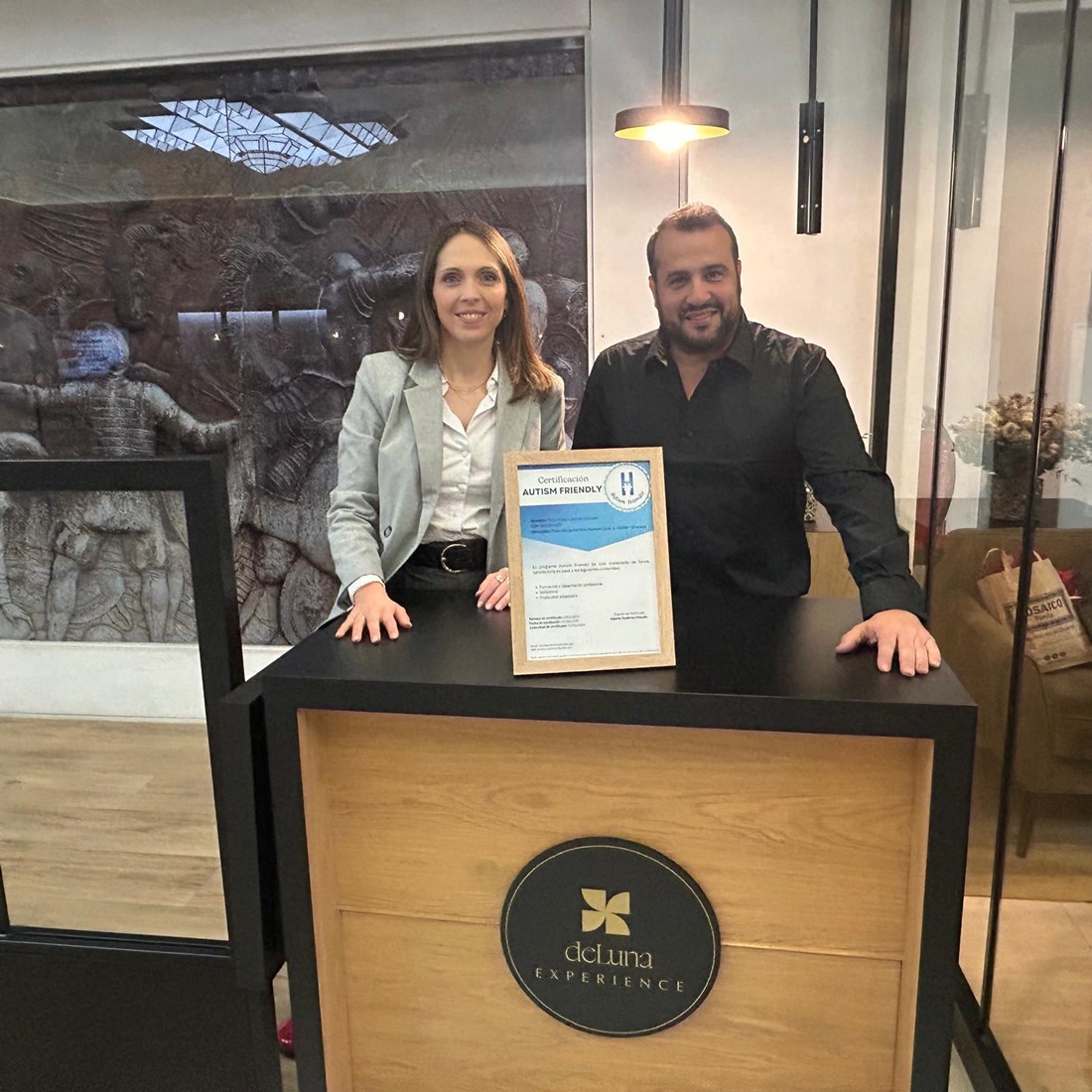 (DELUNA HOTELS)