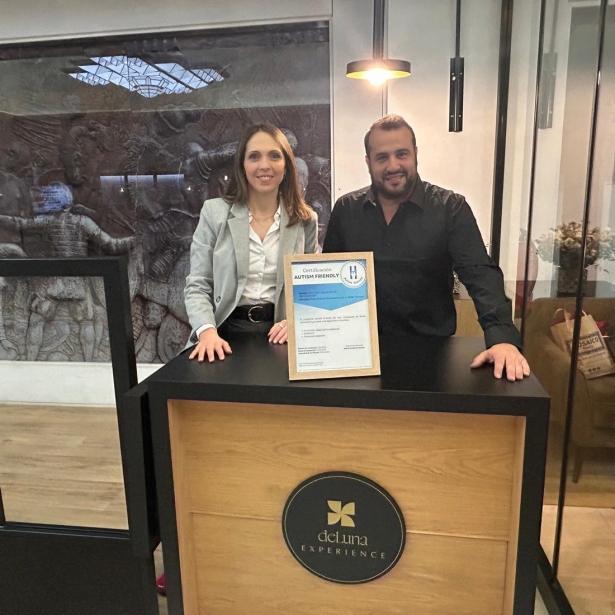 (DELUNA HOTELS)