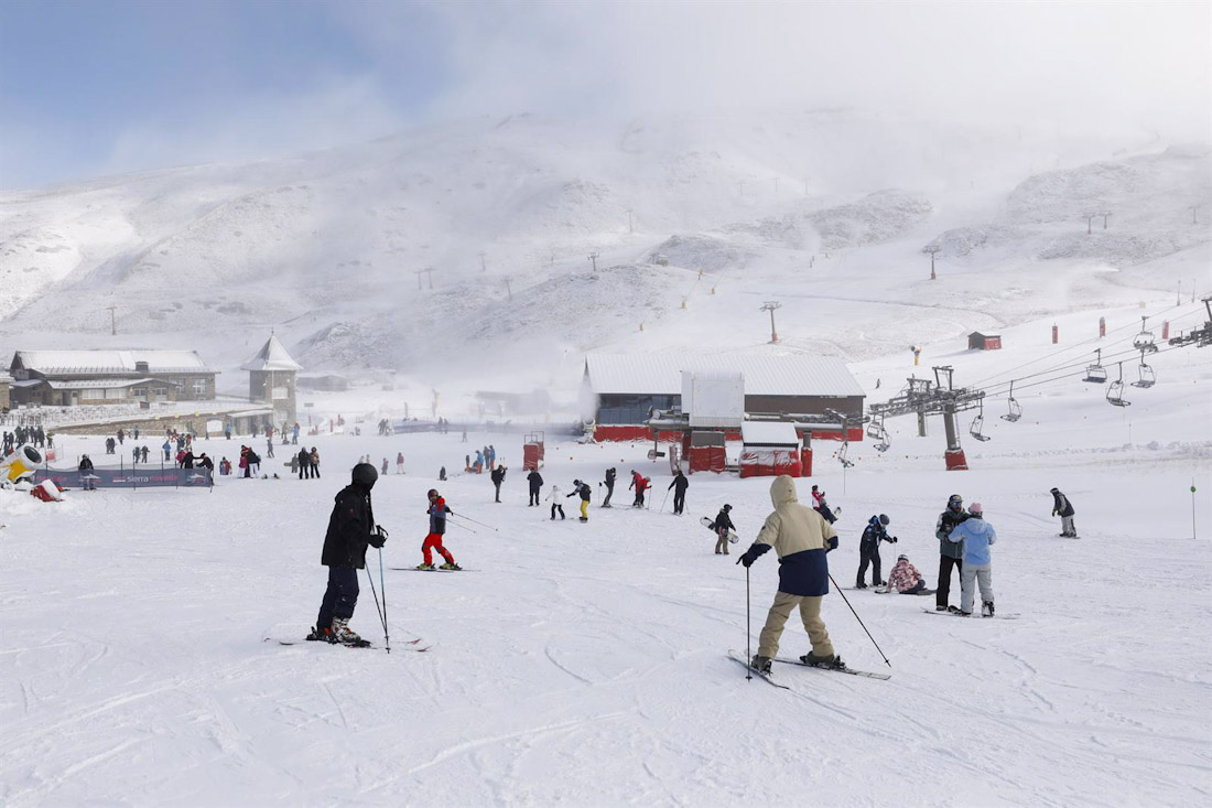 Inauguración de la temporada de esquí en Sierra Nevada. Imagen de archivo (ÁLEX CÁMARA - EUROPA PRESS)