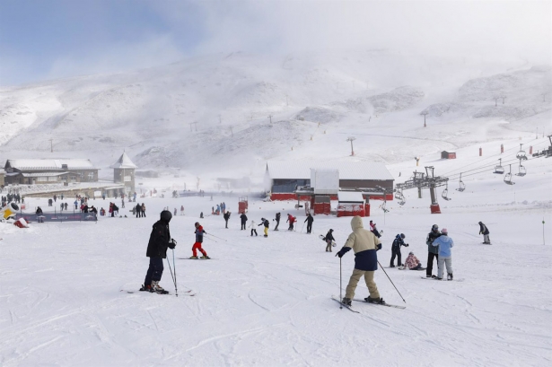 Inauguración de la temporada de esquí en Sierra Nevada. Imagen de archivo (ÁLEX CÁMARA - EUROPA PRESS) Inauguración de la temporada de esquí en Sierra Nevada. Imagen de archivo (ÁLEX CÁMARA - EUROPA PRESS)