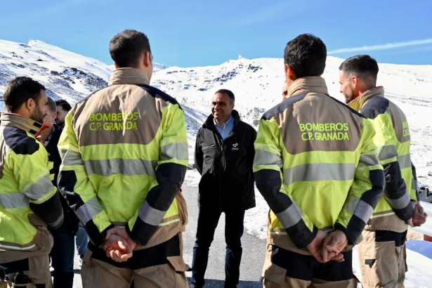 Visita al retén de bomberos de Sierra Nevada (DIPGRA) Visita al retén de bomberos de Sierra Nevada (DIPGRA)