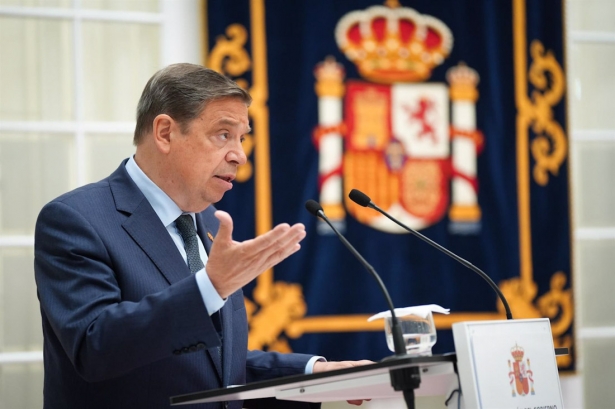 El ministro de Agricultura, Pesca y Alimentación, Luis Planas, este viernes en Sevilla (MARÍA JOSÉ LÓPEZ - EUROPA PRESS)