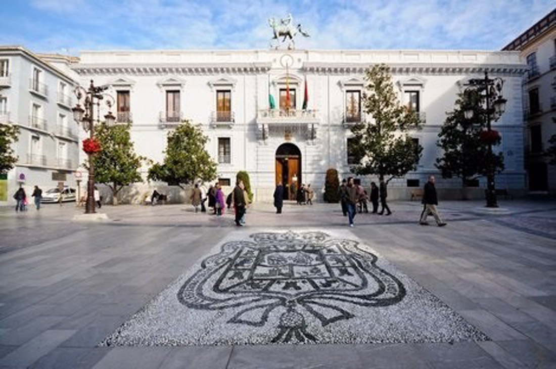 Imagen de archivo del Ayuntamiento de Granada, en la Plaza del Carmen (AYUNTAMIENTO)