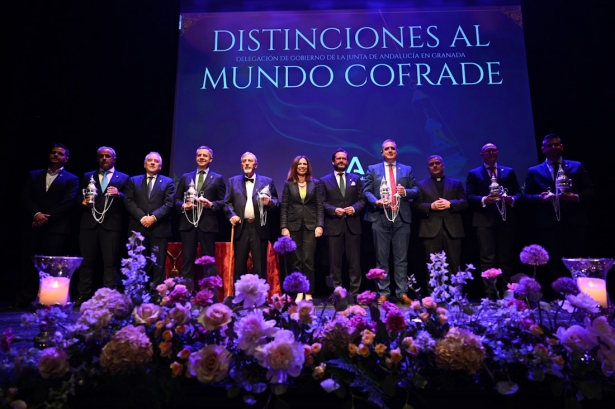 Distinciones al mundo Cofrade (JUNTA? Distinciones al mundo Cofrade (JUNTA?