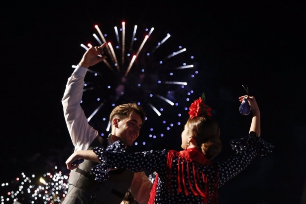 Inauguracion de la feria del Corpus 2019 en Granada con el encendido del recinto (ÁLEX CÁMARA / EUROPA PRESS)