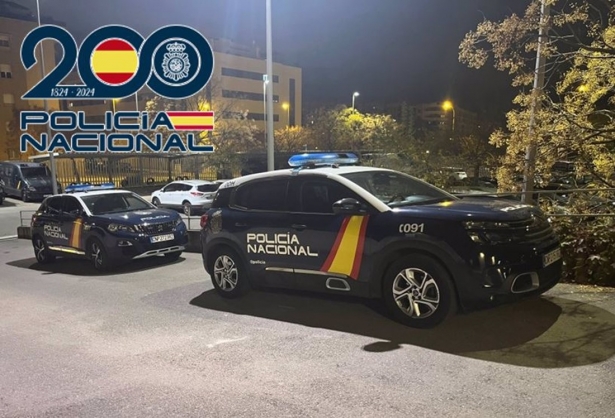 Vehículos policiales en Granada (POLICÍA NACIONAL) Vehículos policiales en Granada (POLICÍA NACIONAL)