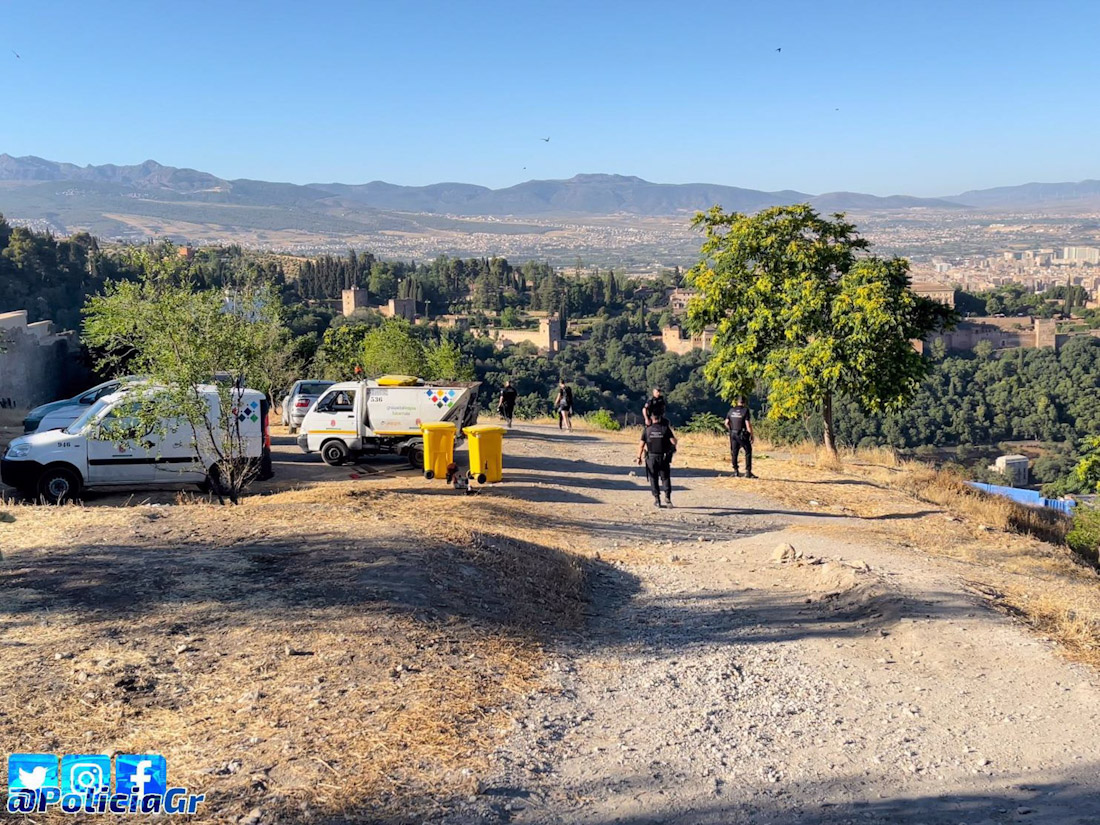 Operativo en las cuevas del Cerro de San Miguel. Archivo (POLICÍA LOCAL)