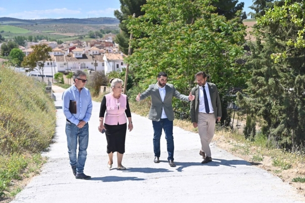 Visita de la Junta y el Ayuntamiento de Guadahortuna a uno de los caminos habilitados tras el paso de la dana (PERFIL DE LA JUNTA EN GRANADA EN LA RED SOCIAL X) Visita de la Junta y el Ayuntamiento de Guadahortuna a uno de los caminos habilitados tras el paso de la dana (PERFIL DE LA JUNTA EN GRANADA EN LA RED SOCIAL X)