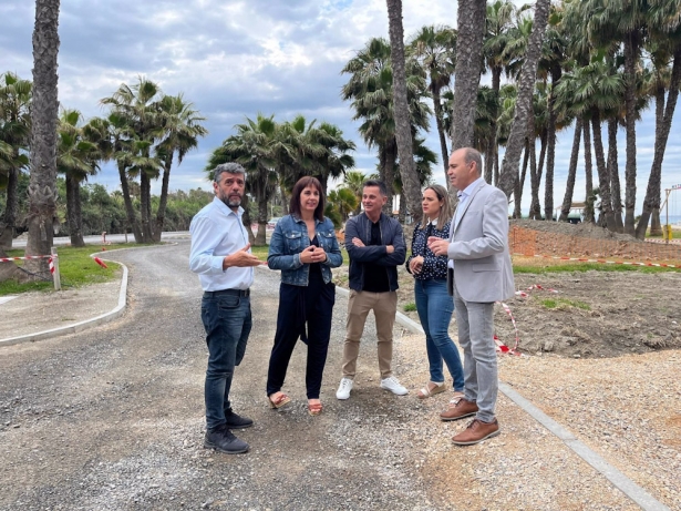 La diputada del PSOE en Cortes Olvido de la Rosa ha participado en la convocatoria sobre el PFEA en Motril junto a los secretarios local del PSOE, Francisco Sánchez Cantalejo, y comarcal del partido en la provincia, Francisco Gutiérrez (PSOE) La diputada del PSOE en Cortes Olvido de la Rosa ha participado en la convocatoria sobre el PFEA en Motril junto a los secretarios local del PSOE, Francisco Sánchez Cantalejo, y comarcal del partido en la provincia, Francisco Gutiérrez (PSOE)