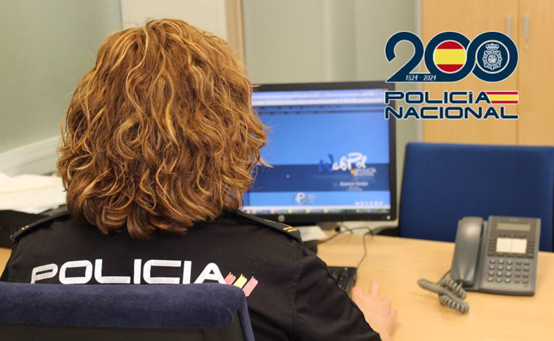 Agente de Policía Nacional en imagen de archivo (POLICÍA NACIONAL EN GRANADA)