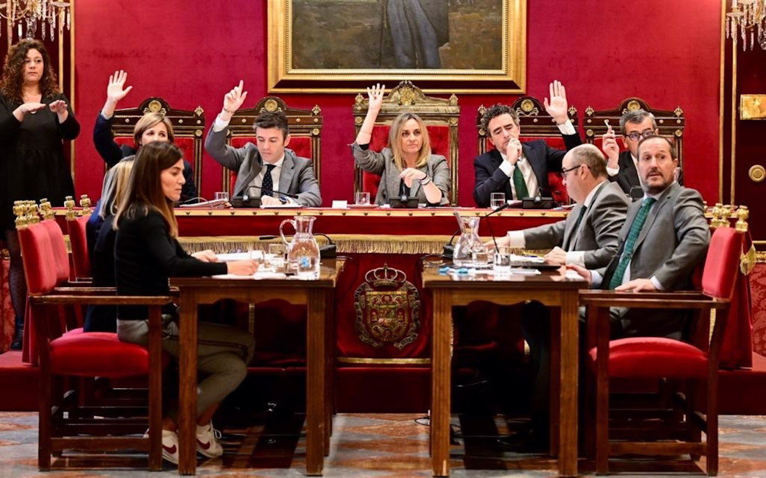 Pleno en el Ayuntamiento de Granada, en imagen de archivo (AYUNTAMIENTO)