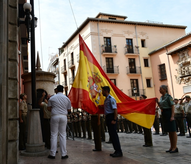 Izado de la bandera (MADOC) Izado de la bandera (MADOC)