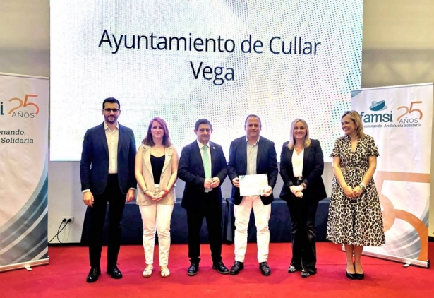Entrega del premio (AYTO. CÚLLAR VEGA) Entrega del premio (AYTO. CÚLLAR VEGA)