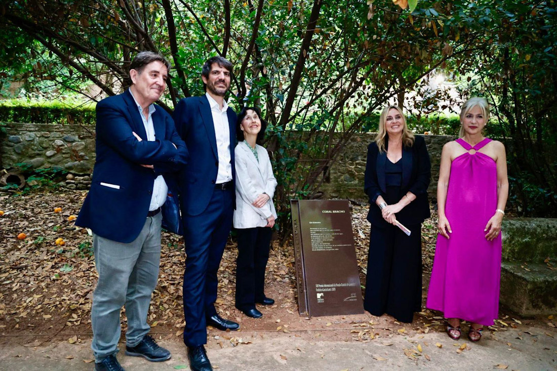 Inauguración de la placa dedicada a Coral Bracho (AYTO. GRANADA)