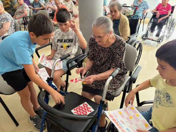 (FUNDACIÓN MARÍA ZAYAS) (FUNDACIÓN MARÍA ZAYAS)