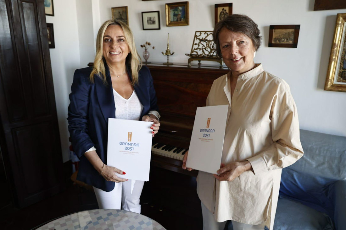 Firma de la adhesión (AYTO. GRANADA)
