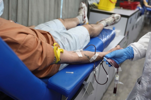 Una persona dona sangre (EDUARDO PARRA - EUROPA PRESS) Una persona dona sangre (EDUARDO PARRA - EUROPA PRESS)