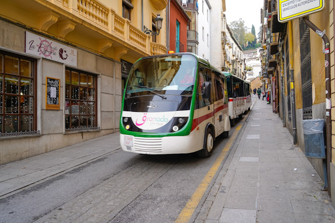 Tren turístico en Cuesta Gomérez