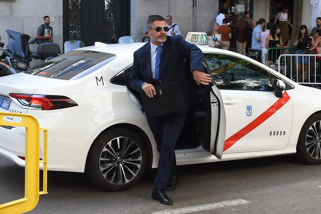 El administrador mancomunado de `Obras Públicas y Regadío SA`, Daniel Fernández Menéndez, llegando al Tribunal Supremo a declarar por el ‘caso Koldo’, el pasado 4 de julio de 2025 (GUSTAVO VALIENTE - EUROPA PRESS)