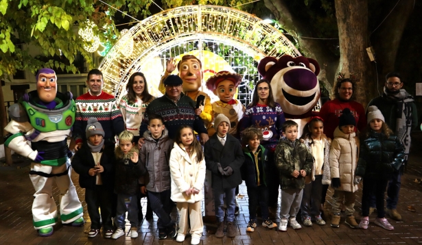 Encendido del alumbrado en Guéjar Sierra (AYTO. GÜÉJAR SIERRA)