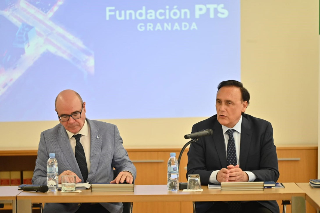 El rector de la UGR, Pedro Mercado, y el consejero de Universidad, José Carlos Gómez Villamandos, en imagen de archivo (JUNTA)