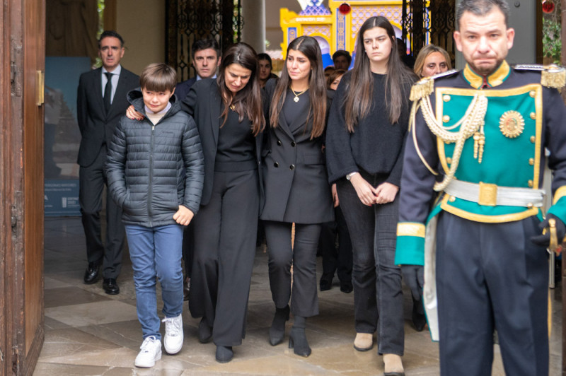 Llegada de la familia de Juan Ramón Ferreira al Ayuntamiento de Granada (GPMEDIA)