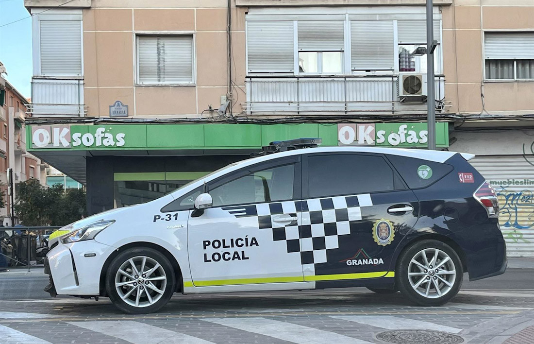 Un vehículo de la Policía Local de Granada. Archivo (EUROPA PRESS)