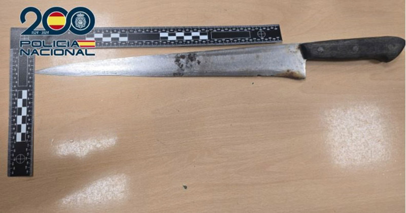 Imagen del cuchillo incautado (POLICÍA NACIONAL) Imagen del cuchillo incautado (POLICÍA NACIONAL)