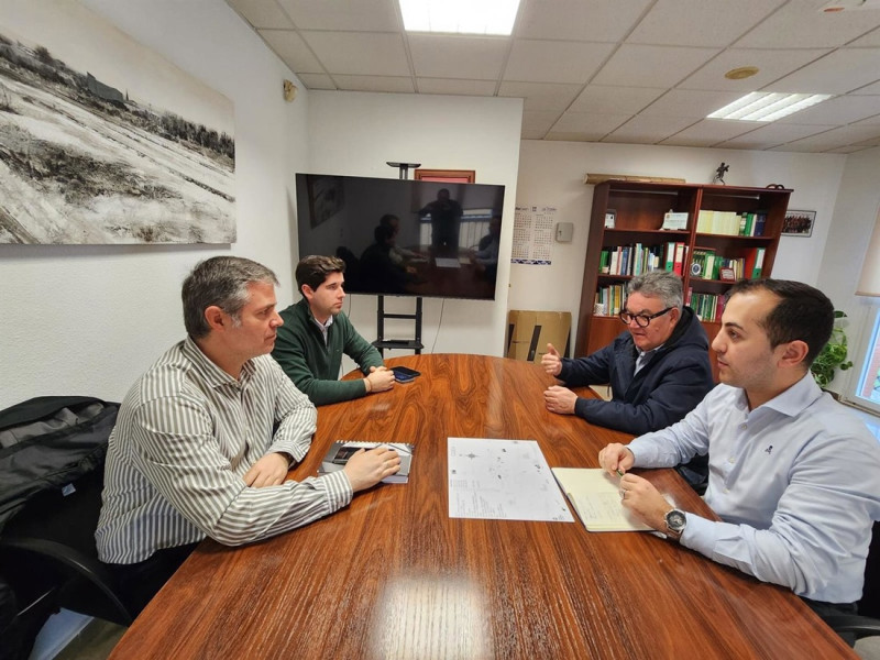 Reunión de Endesa para abordar la situación de la red eléctrica en Chauchina y Cijuela, en el área metropolitana de Granada (ENDESA)