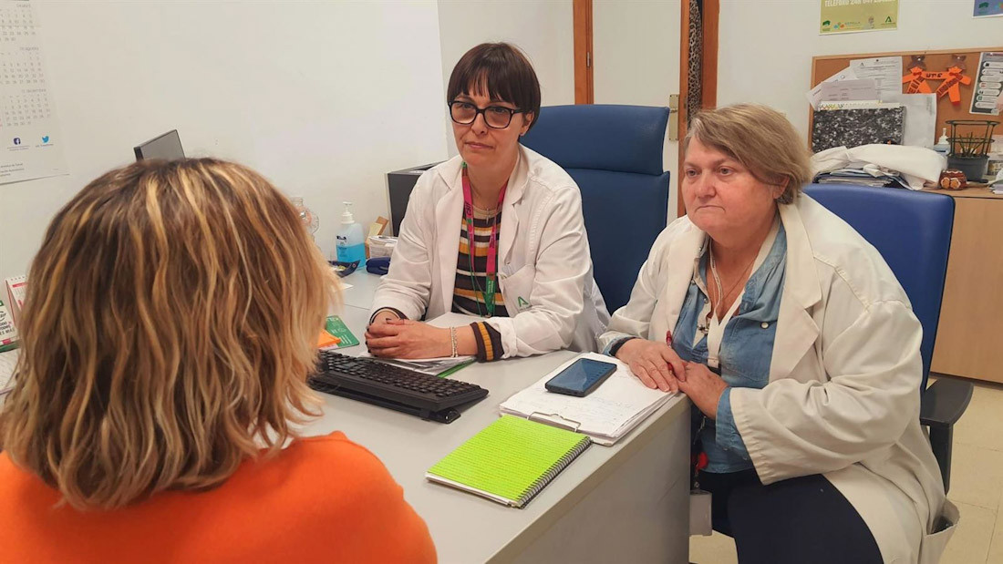 Consulta con trabajadoras sociales (JUNTA)