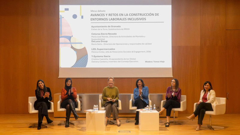 Jornada 'Construyendo mercados laborales inclusivos' en la Cámara de Comercio de Granada (FUNDACIÓN BIODIVERSIDAD) Jornada 'Construyendo mercados laborales inclusivos' en la Cámara de Comercio de Granada (FUNDACIÓN BIODIVERSIDAD)
