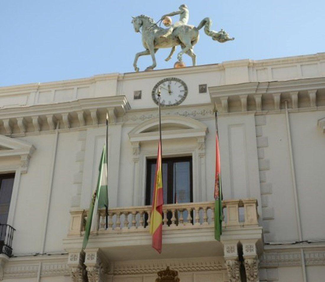 Imagen de archivo de la fachada del Ayuntamiento de Granada (AYUNTAMIENTO DE GRANADA)