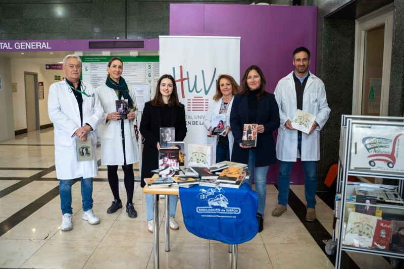 El equipo de Participación Ciudadana y el responsable de la Biblioteca, Juan Zívico, han recibido a la editora ejecutiva de esta reconocida editorial internacional, Yenalia Huertas
El equipo de Participación Ciudadana y el responsable de la Biblioteca, Juan Zívico, han recibido a la editora ejecutiva de esta reconocida editorial internacional, Yenalia Huertas