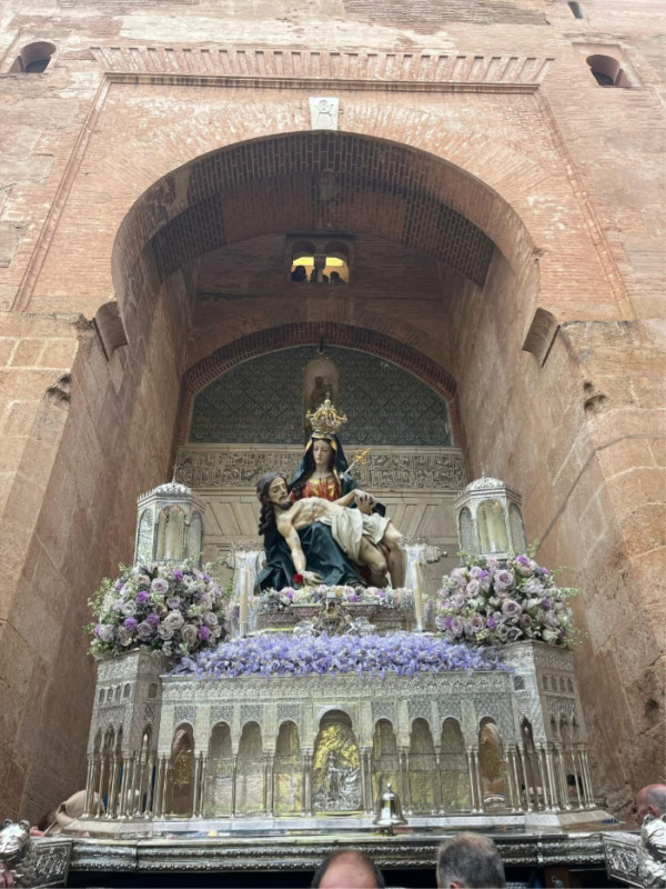 Procesión Santa María de la Alhambra (JOSE VELASCO) Procesión Santa María de la Alhambra (JOSE VELASCO)