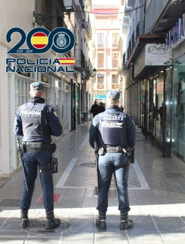 Agentes de la Policía Nacional (POLICÍA NACIONAL)